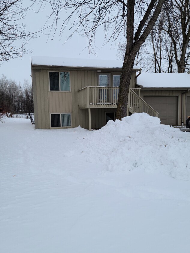 1912 W Marquette St, Appleton, WI 54914 Townhouse for Rent in