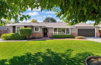 Building Photo - 1261 Davis Ave