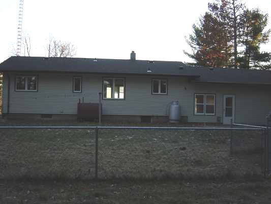 Building Photo - Large 2+ Bedroom home with a country setting