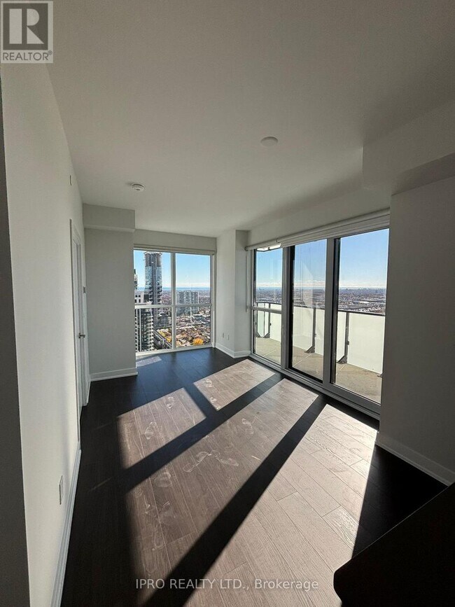 Building Photo - 4130-4130 Parkside Village Dr