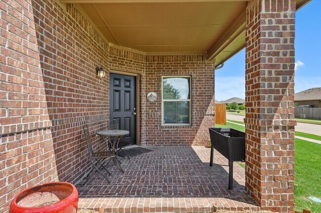 Foto del edificio - 5129 Meadow Ln