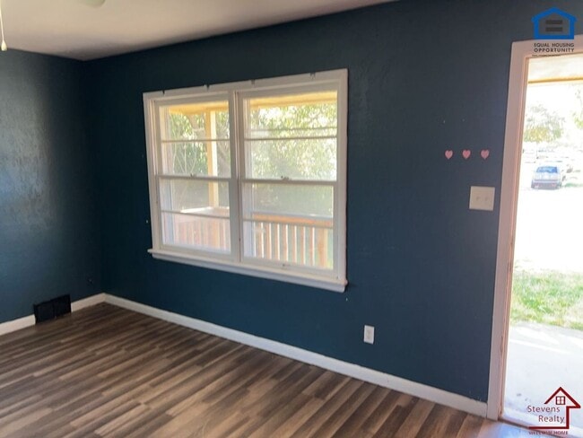 Building Photo - 2811 NW 21st Pl