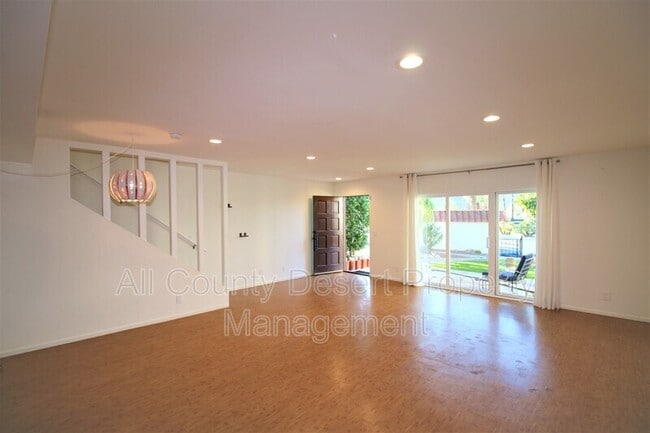 Foto del edificio - 46020 Highway 74