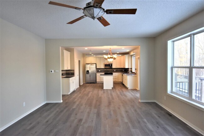 Building Photo - 7416 Aspen Cv S