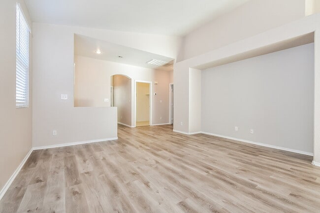 Building Photo - 9660 Flying Eagle Ln