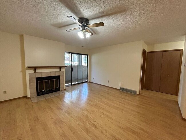 Foto del edificio - 6470 McNichols Ct