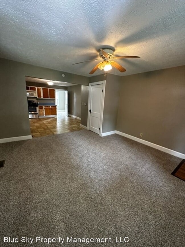 Building Photo - 3 br, 1 bath House - 1300 W 17Th St