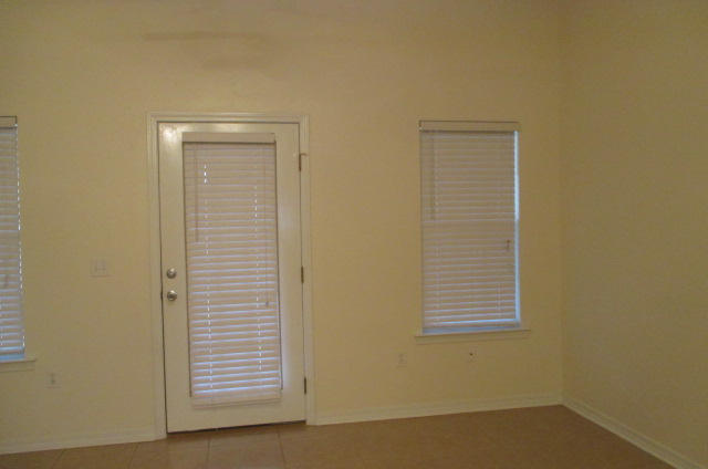 Foto del edificio - 713 N Park Blvd