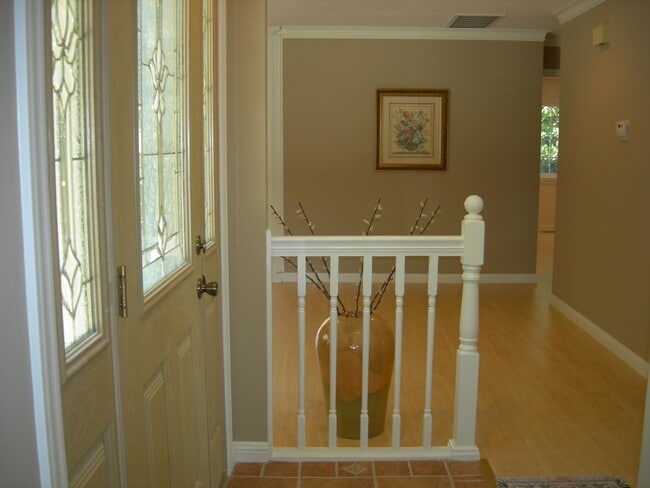 Building Photo - 1284 Poplar Ave