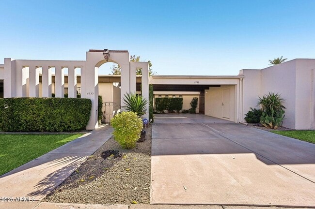 Foto del edificio - 8733 E Vía De Viva