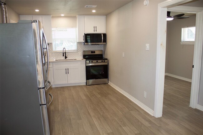 Foto del edificio - 1323 E 32nd 1/2 St