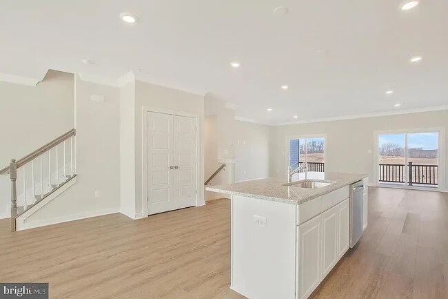 Foto del edificio - 237 Summit Point Blvd