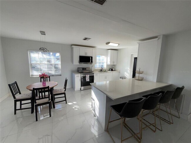 Foto del edificio - 801 North Blvd W