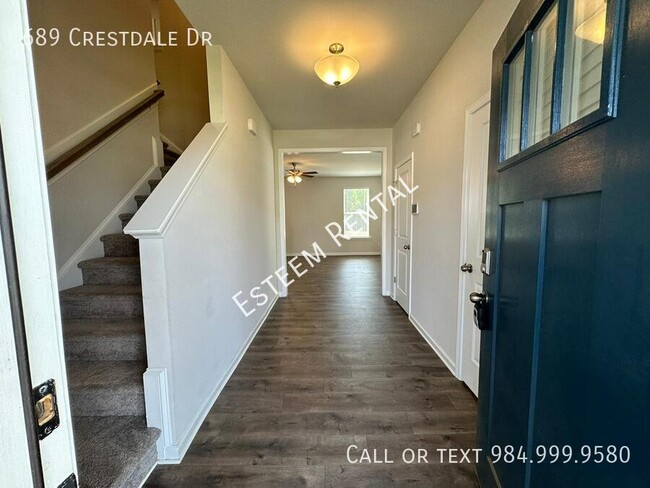 Building Photo - 689 Crestdale Dr