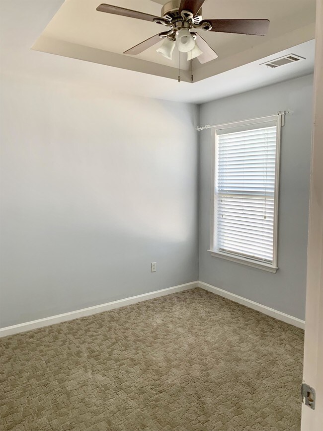 Foto del edificio - 4610 Blue Iris Way