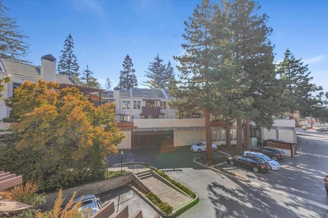 Building Photo - 181 Centre St