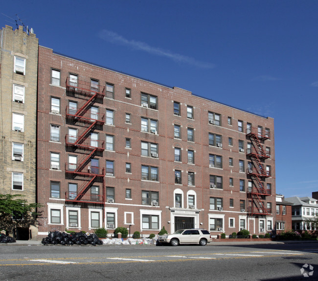 Building Photo - 2234 Ocean Ave
