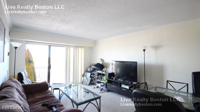 Primary Photo - 5 N Beacon St