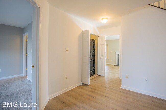Building Photo - 4 br, 3.5 bath House - 1031 Carbondale Way