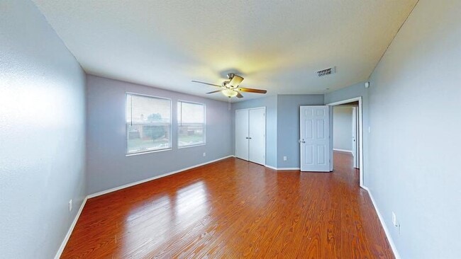 Building Photo - 1129 Bumble Bee Dr