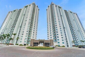 Building Photo - 2681 N Flamingo Rd