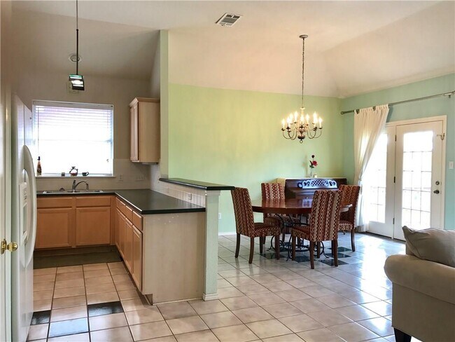 Building Photo - 12348 Zeller Ln
