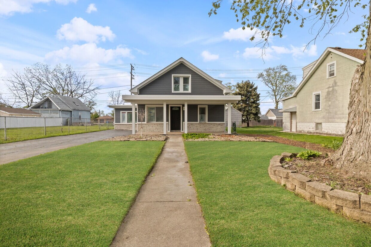 Foto principal - 3712 W 115th Pl