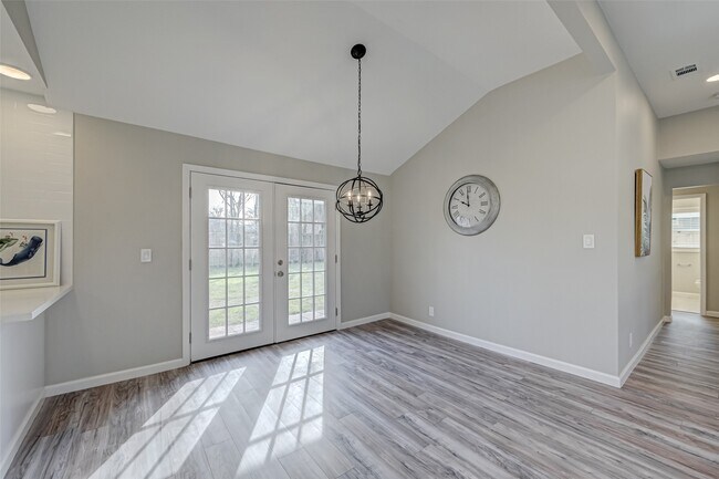 Foto del edificio - 1914 Lynnview Dr