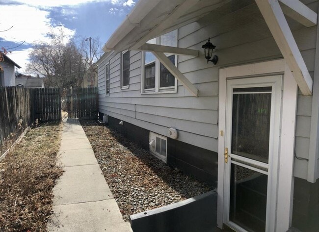 Building Photo - 1208 9th Ave