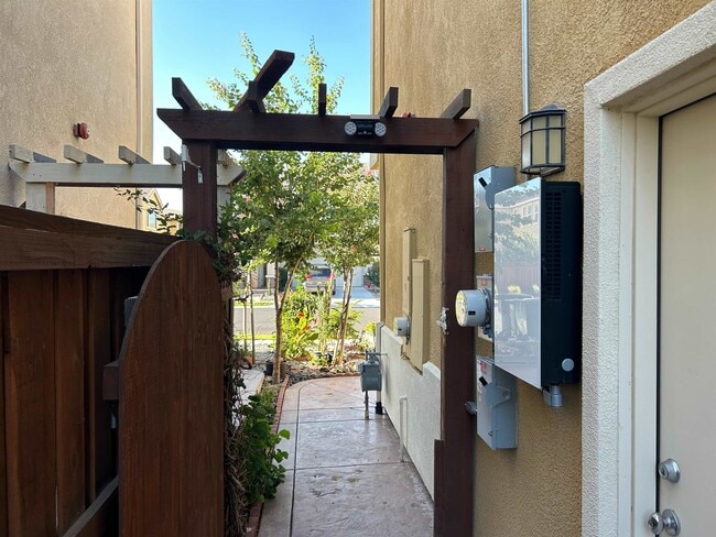 Foto del edificio - 456 St Jorge Ave