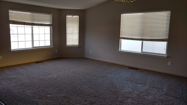 Building Photo - Spacious 4 Bedroom Home in Fernley with 3-Car Garage & Expansive Backyard