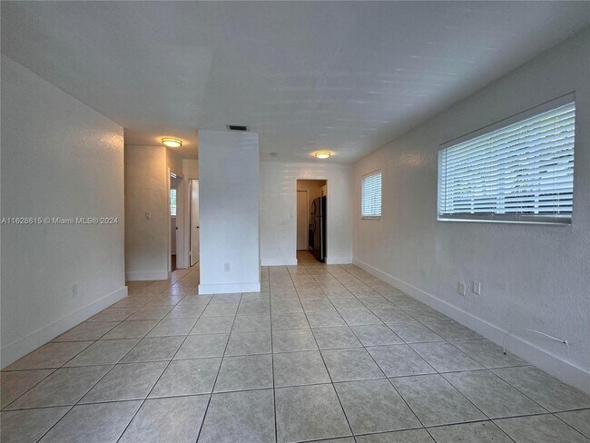 Building Photo - 5151 N Miami Ave