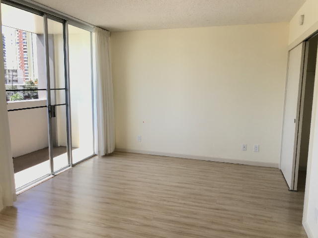 Foto del edificio - UNIVERSITY VILLA studio +den w/ pkg, sec