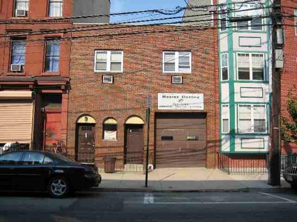 Primary Photo - 316 MONROE St