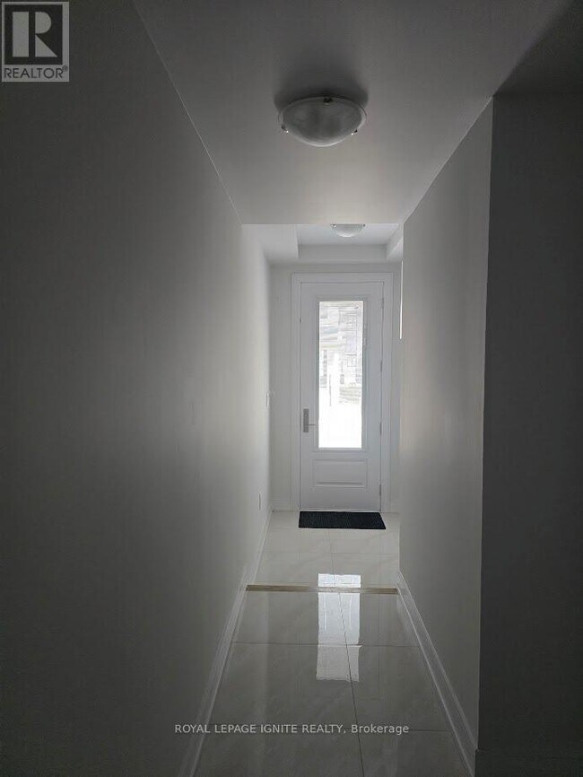 Building Photo - 5939 Saigon St