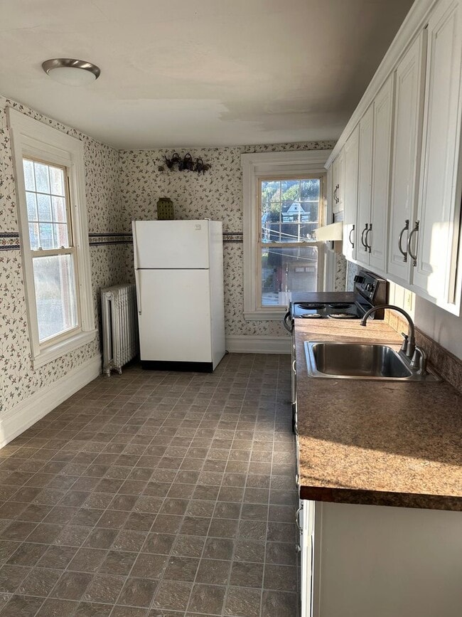 42 E Ridge St, Lansford, PA 18232 House Rental in Lansford, PA