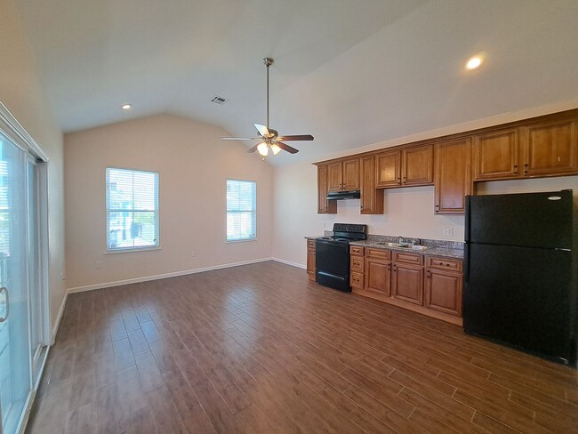 Photo - 614 S Rocheblave St Apartment