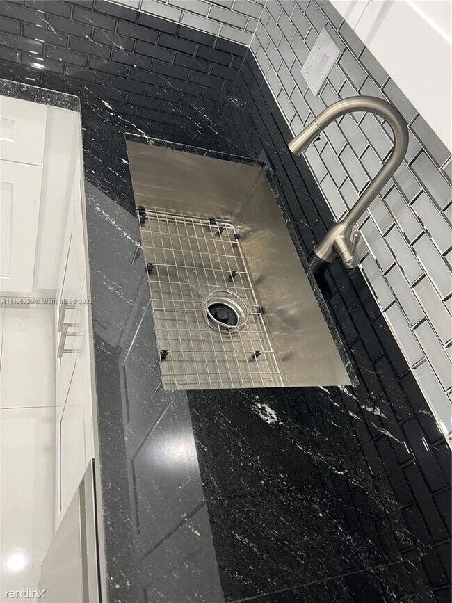 Foto del edificio - 3 br, 2 bath House - 2014 NW 60th Ave # 2014