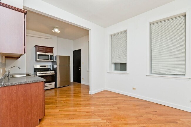 Foto del edificio - 301 S Halsted St