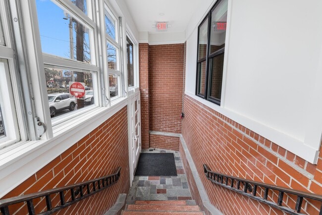 Entry Stairway - 54 Sutton St Apartments
