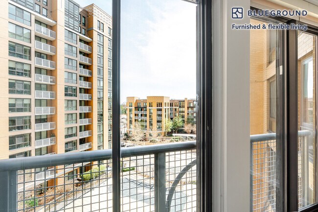 Foto del edificio - 3444 Fairfax Dr