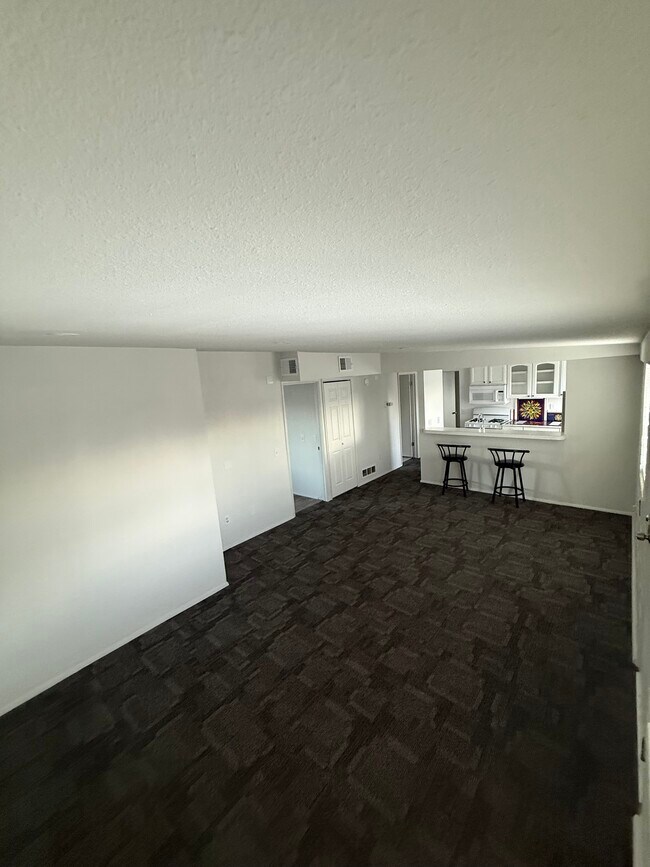 Foto del edificio - 5774 E 24th St