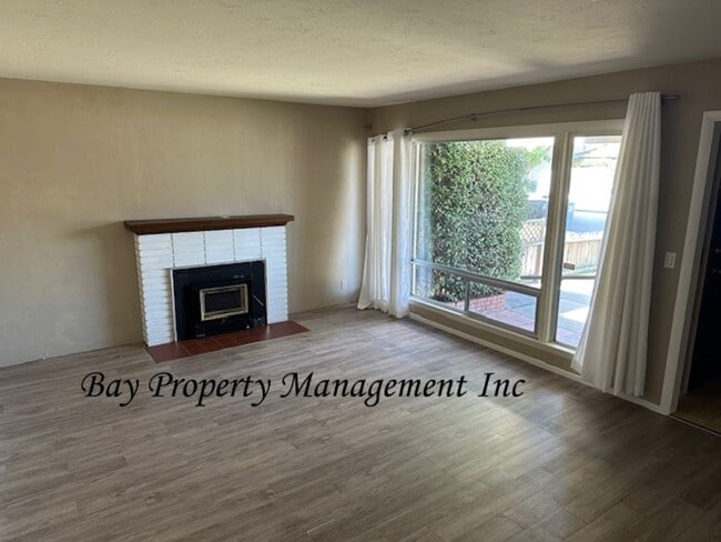 Foto del edificio - Lovely 3-Bedroom, 2-Bath Home Near Mission...