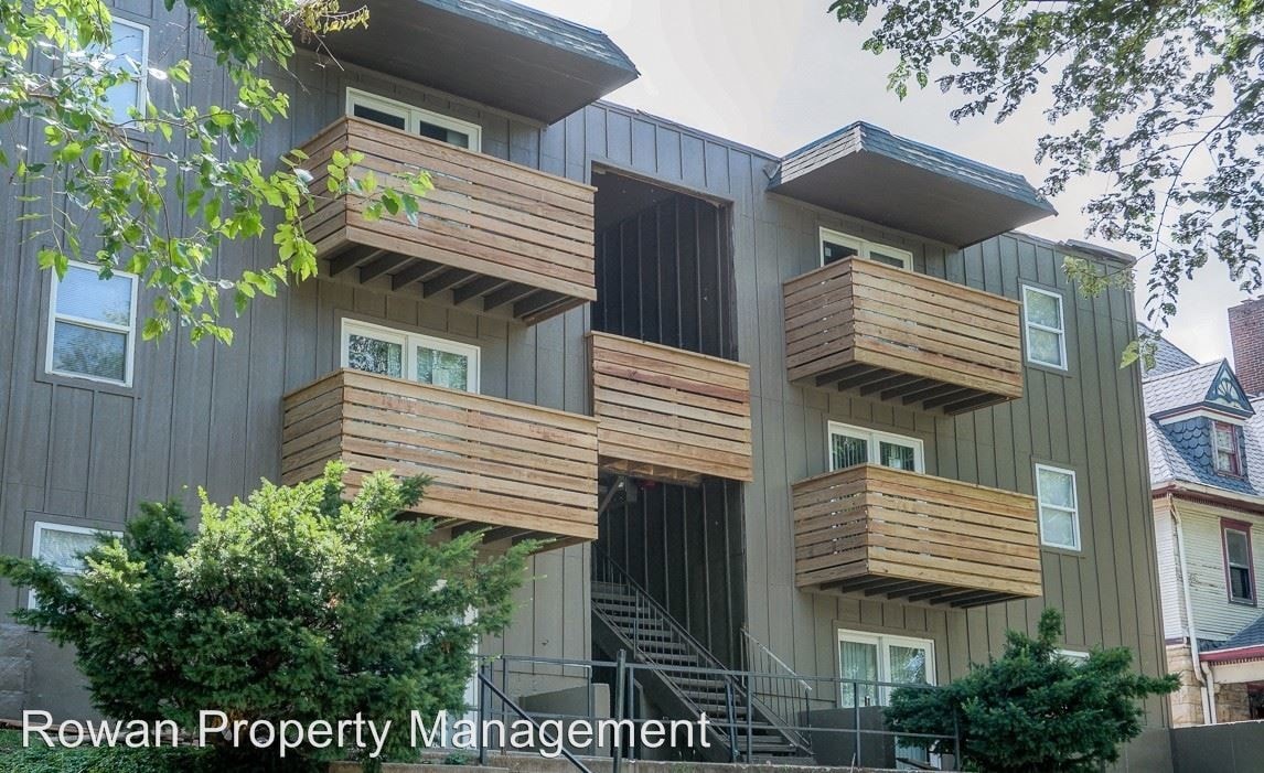 Primary Photo - 2 br, 1 bath Apartment - 423-427 Maple Blvd.