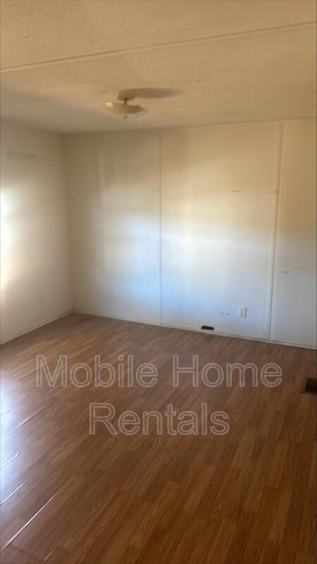 Foto del edificio - 100 Hidden Valley Dr