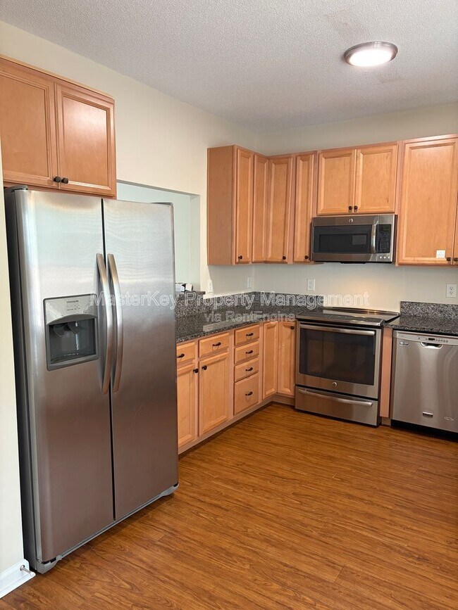 Foto del edificio - 208 Pointe Crest Ct