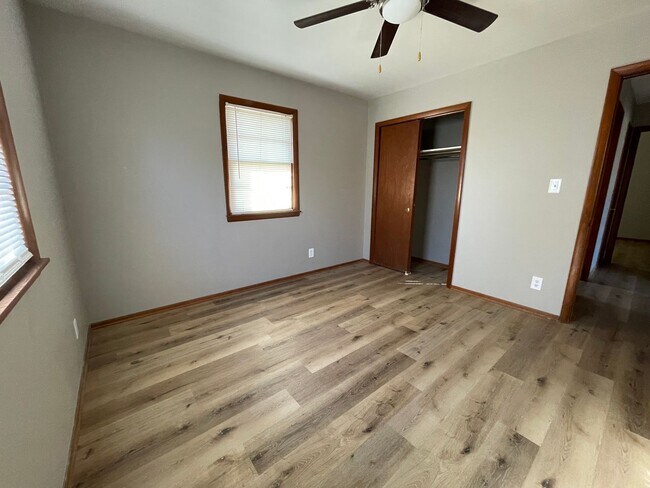 Foto del edificio - 2 Bedroom 1 Bathroom in Bowling Green, MO