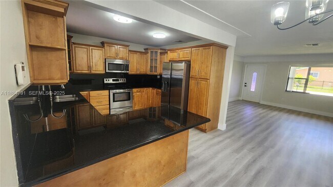 Foto del edificio - 3295 NW 214th St