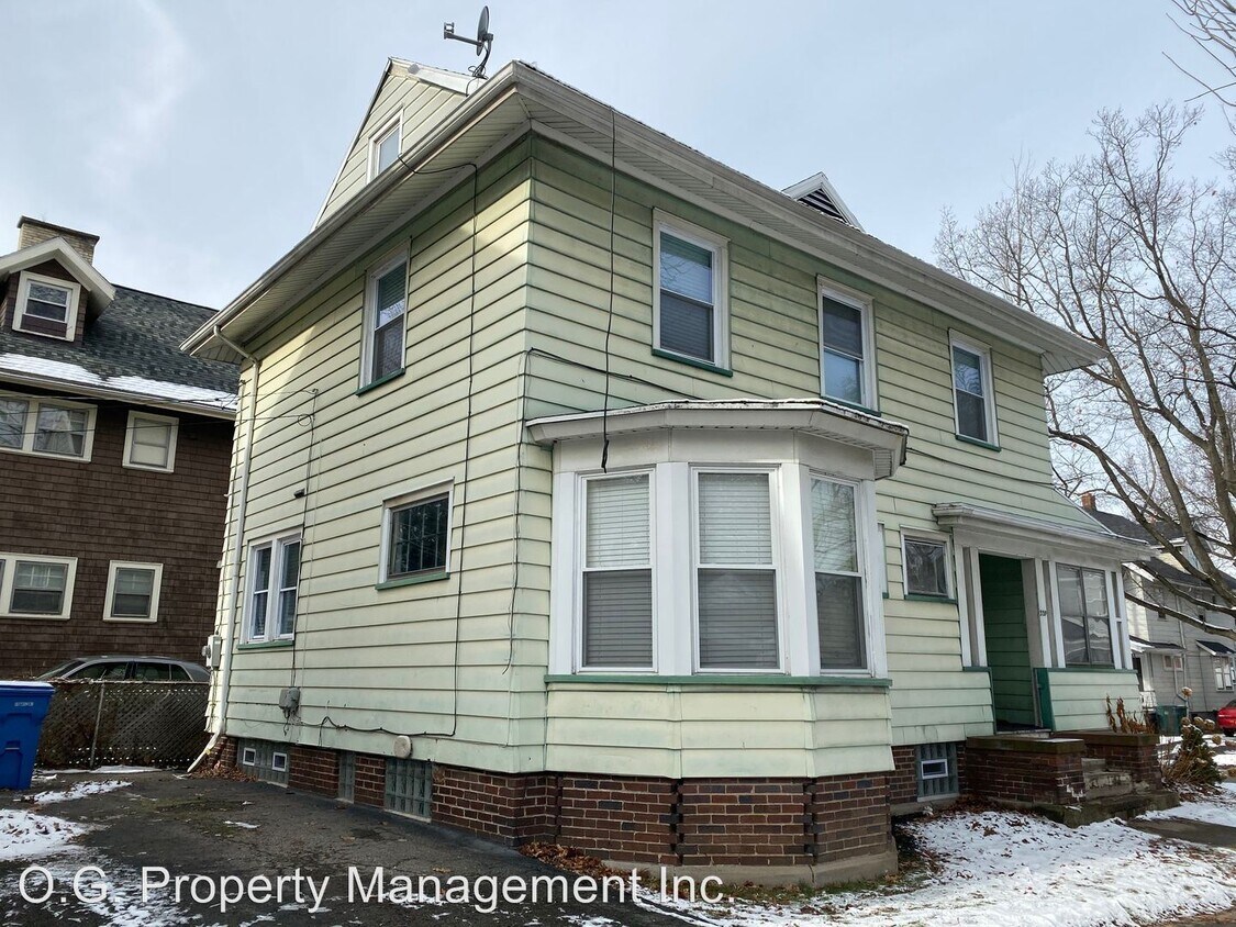 Primary Photo - 3 br, 1.5 bath House - 339 Raines Park