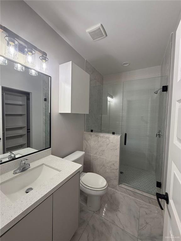 Building Photo - 9 E 8th St